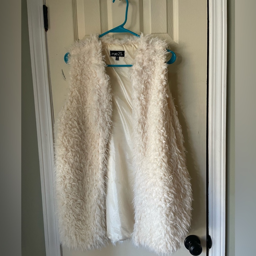 Sherpa Vest | White